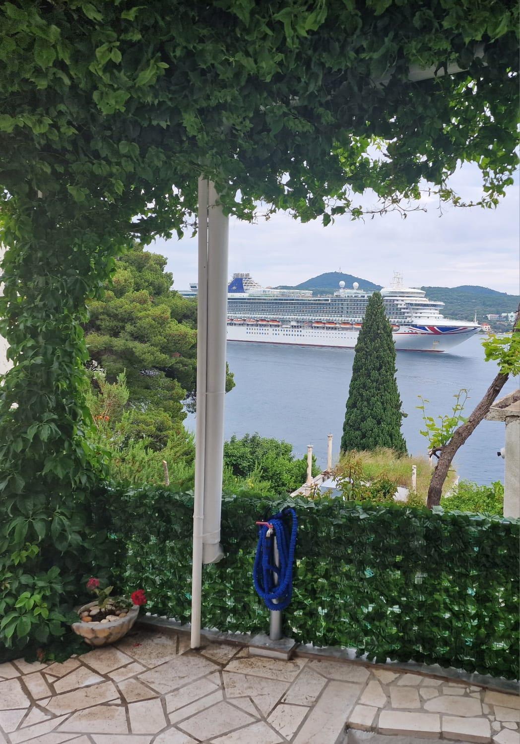 Apartman Ana Lozica With Terrace